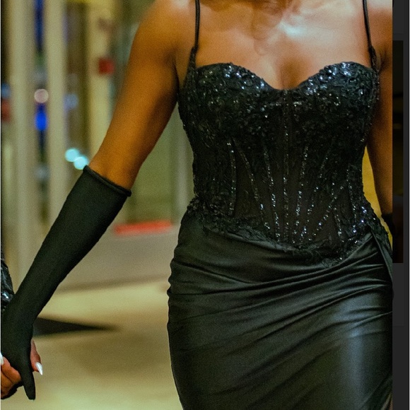 Stunningg spaghetti strap sweetheart neckline mesh corset gown - Picture 5 of 7